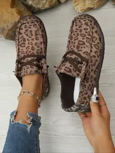 Women's Anti-Slip Flat Shoes, Sexy Lip Heart Design, Round Toe Canvas Sneakers, Comfortable Lightweight Fashion, Ideal for Daily Use, Casual Fashion Shoes