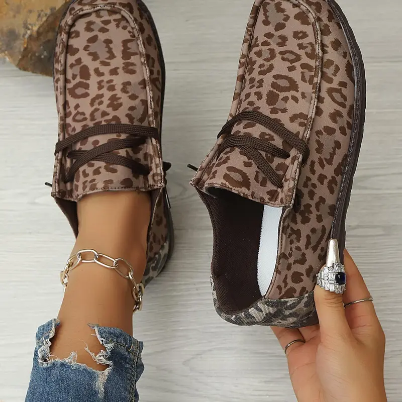 Women's Summer Anti-Slip Flat Shoes, Sexy Colorful Leopard Heart Print, Round Toe Canvas Sneakers, Comfortable and Lightweight, Ideal for Daily Use, Casual Fashion Shoes