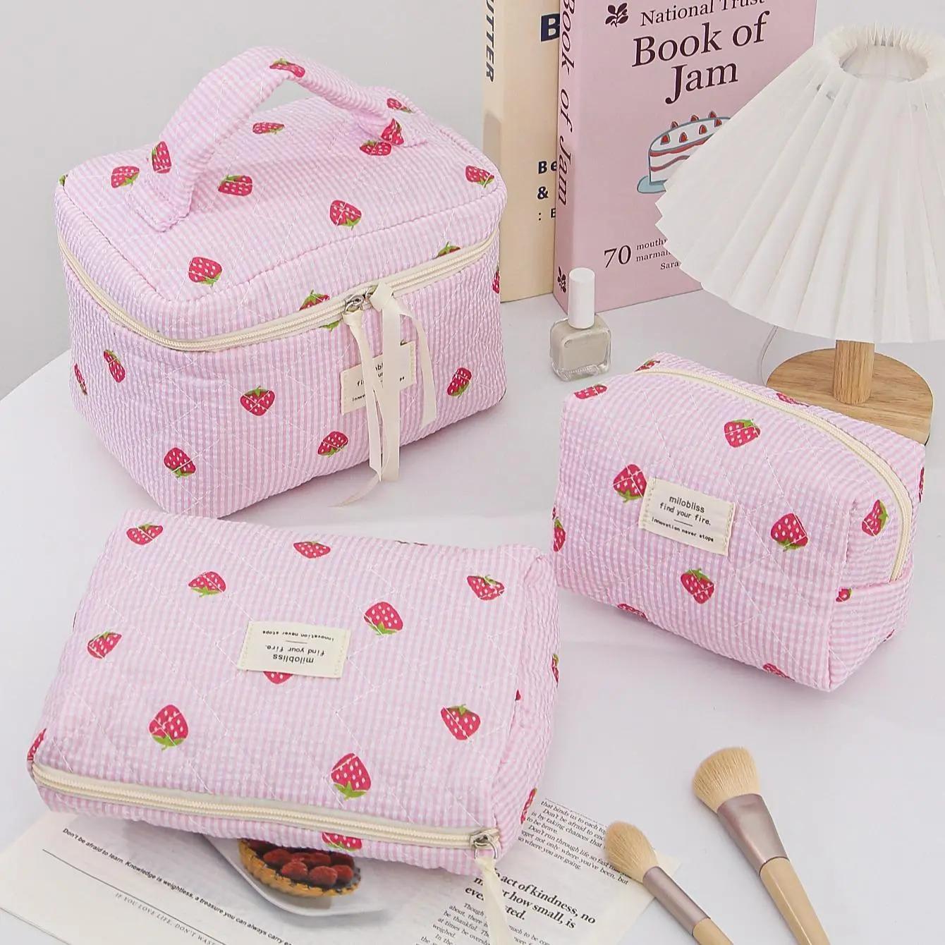 Strawberry Pattern Makeup Bag Set, 3 Counts/set Large Capacity Cosmetic Storage Bag, Zipper Makeup Organizer for Travel, Outing, Travel Cosmetic Bags, Makeup Organizer Pouch, Travel Makeup Bags Organizers