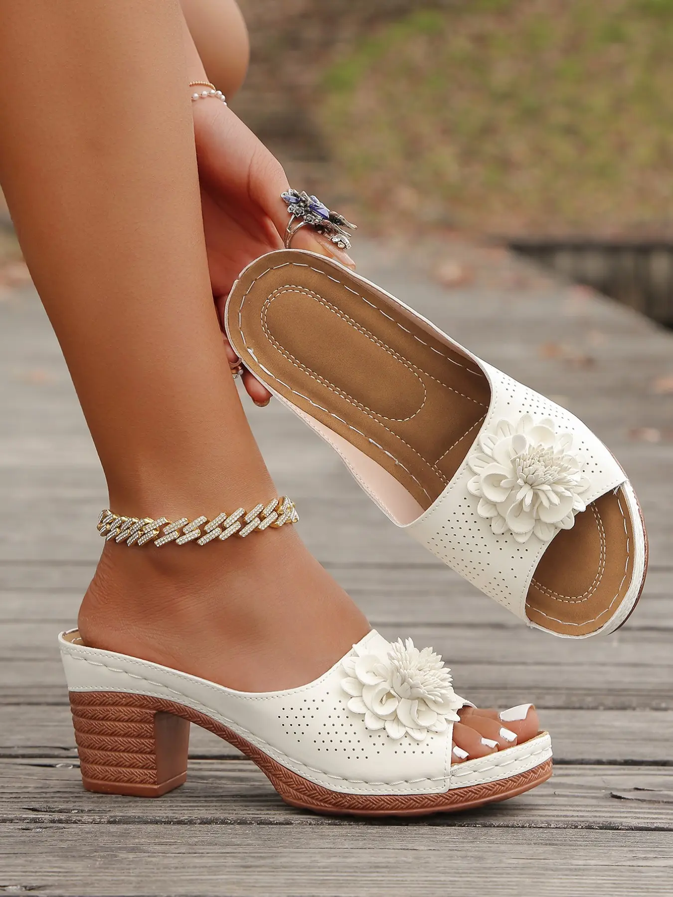 Summer Floral Chunky Heel Embellished Sandals for Women, Hollow Out Breathable Slide-On Shoes, Comfortable Thick Sole Open-Toe Slippers, Flower Print Sandals, Elegant Heeled Sandals, Floral Design Sandals