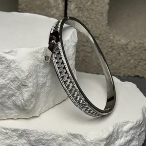 Zip Me Up Bangle 6.5"