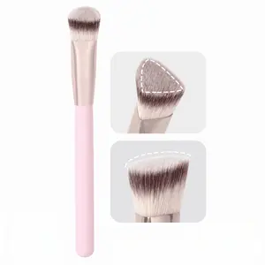 Triangle Under Eye Concealer Brush, Angled Foundation Makeup Brush, Soft Dense Bristles, Ideal for Liquid Cream Blending, Seamless Finish Brush, 1 PC