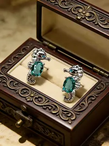Seahorse earrings, luxurious and light, elegant and simple, suitable for daily wear, Halloween, Christmas, Valentine's Day, dating, weddings, music festivals, parties, perfect gift