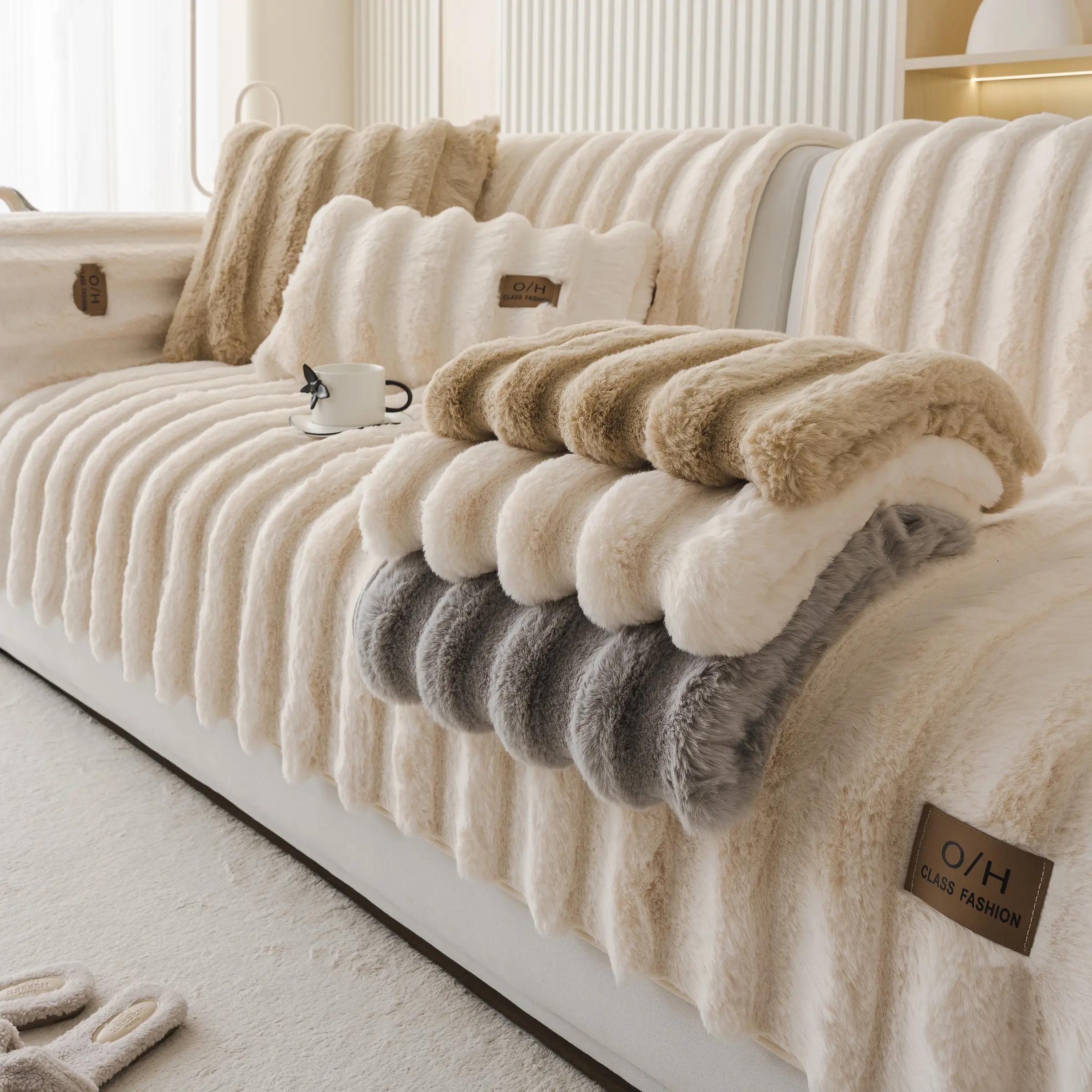 Plush Sofa Cover, Pet-Friendly Washable Fabric, Thick Non-Slip Material, Ideal for Bedroom Office Living Room Decor