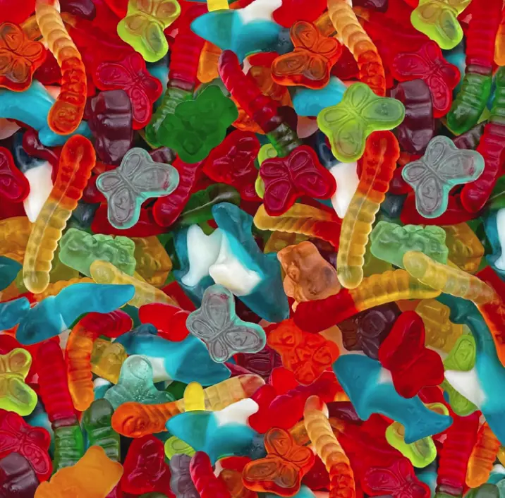Gummy Candy Mix | 2-Pound Bag | Chewy Gummies for Candy Buffets, Goodie Bags, Dessert Decorating | Blue Sharks, Gummi Bears, Worms & Butterflies | Gummies Bulk