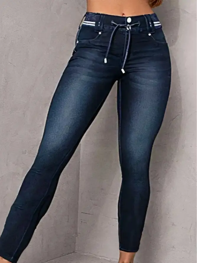 Women's Skinny Jeans for Petite Frames, Fashion Denim Style for Seasonal Layering