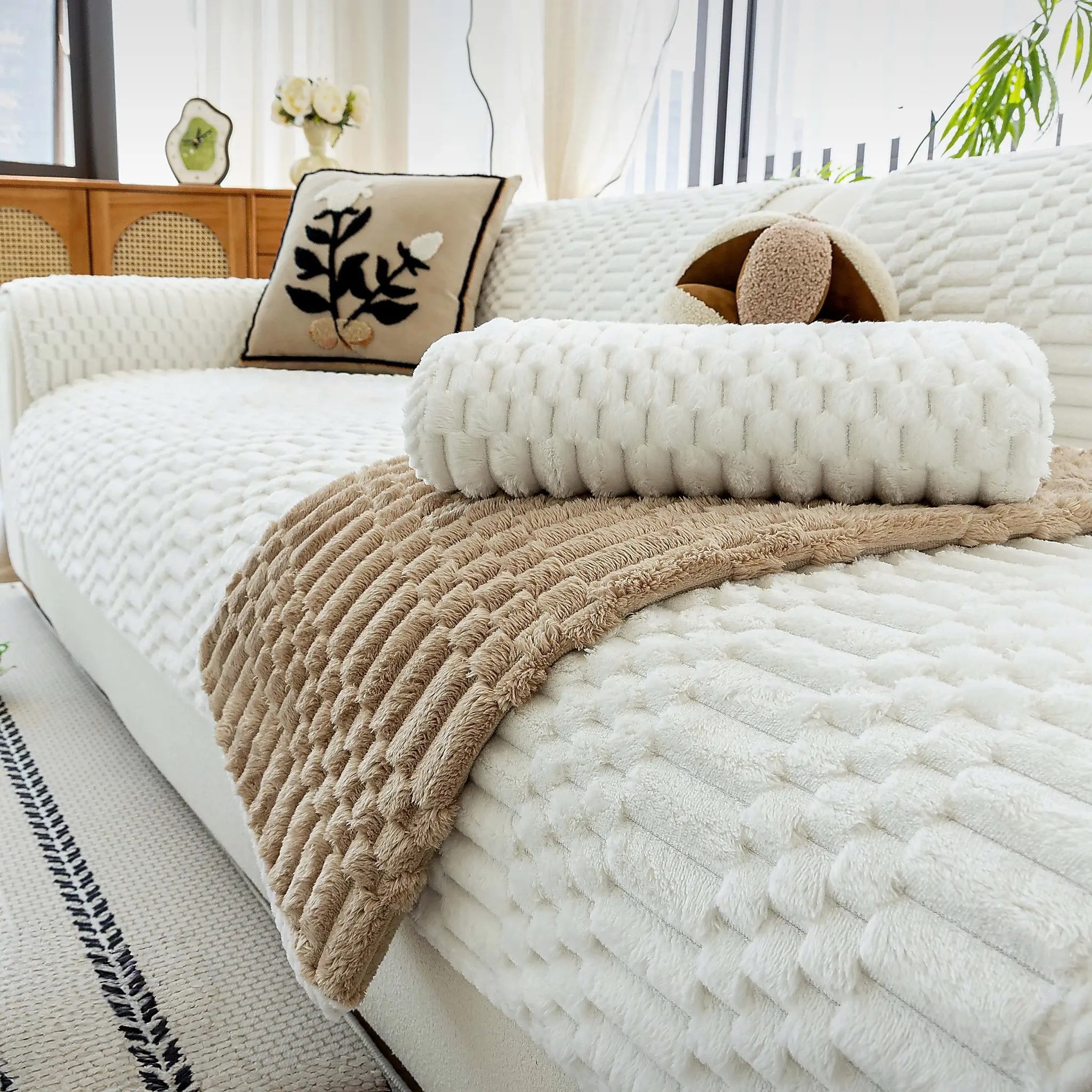 1Pc Thick Plush Couch Cover – Waffle Texture Non-Slip Sofa Cover, Machine Washable, Pet-Friendly Anti-Scratch, Cream/Beige Neutral, Fits Armchair/Loveseat/3-Seater/Sectional, Sofa Slipcover, Washable Couch Covers