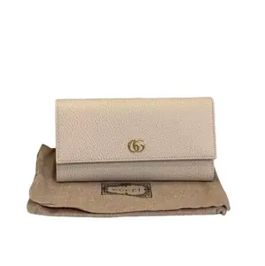 Pre-owned Leather Clutches & Wristlets Gucci GG Marmont Continental Wallet Beige Textured Gold Hardware