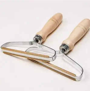 Pet Hair Scraper Lint Remover - Durable & Reusable Tool for Pet Hair Removal from Carpets, Upholstery, and More - Gentle & Effective Cleaning Solution