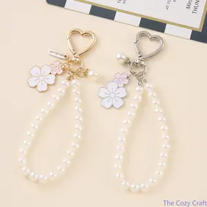 Ins‑Style Two‑Tone Floral Alloy Keychain Charm, White Pink Flower Letter Pearl Bag Pendant, Dainty Versatile Women’s Accessory, Trendy Decorative Ornament for Handbags, Backpacks, Daily Outfits and Casual Styling Matching