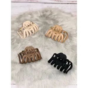 Giant Claw Clips