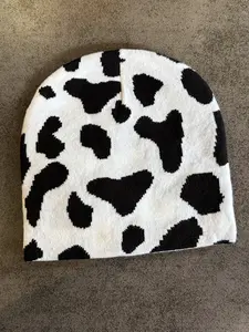 Unisex Cow Print Knit Hat, Warm Winter Beanie for Men & Women, Fashionable Cold Weather Accessory, Perfect for Outdoor Activities