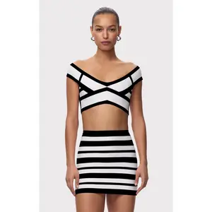 THE SPOTLIGHT CROP TOP