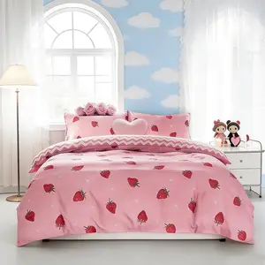 3-Piece Cute Strawberry Printed Bedding Set with 1 Duvet Cover and 2 Pillowcases, No Insert Sweet Home Textile for Cozy Decor, Soft and Comfortable for All Sizes