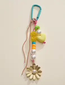 Daisy Beaded Bag Charm