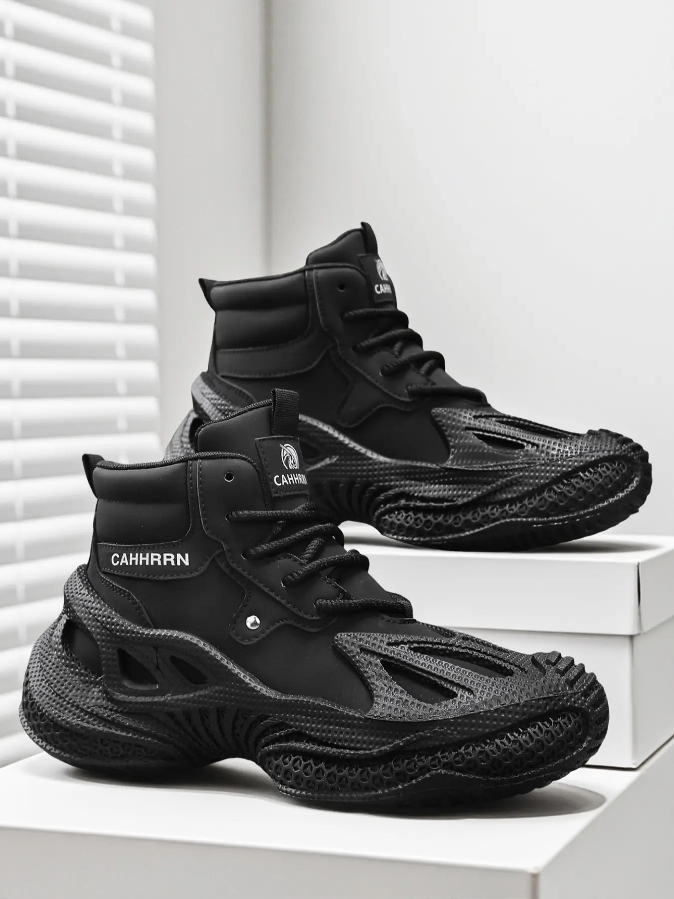 Men's High-Top Casual Sneakers, Thick Sole Dad Shoes, thick soled sneakers, One-Piece Slip-On Fashion Footwear, Comfortable Sports Shoes for Men, Breathable Sneakers