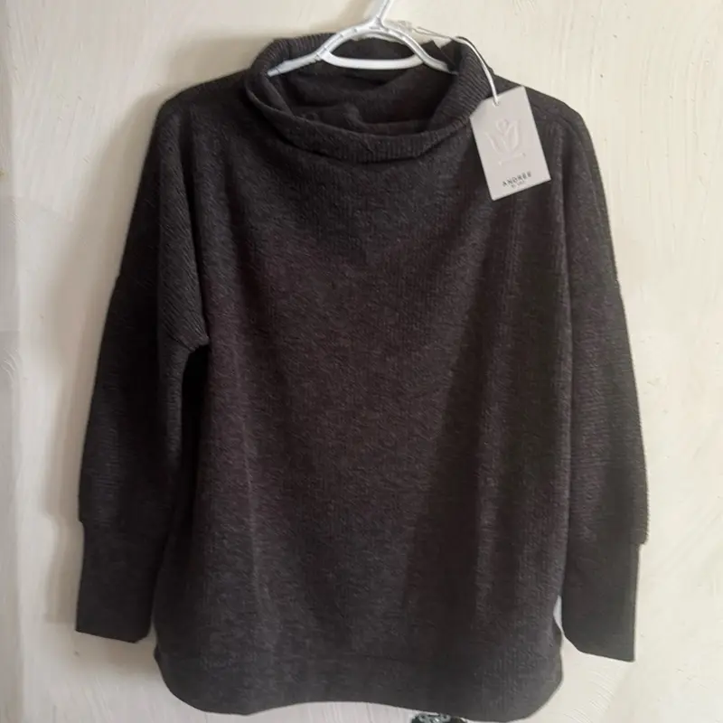 Andree by Unit Long Sleeve Charcoal Turtleneck Sweatshirt for Women - Casual Fashion Knitwear with Turtleneck Design and Charcoal Color