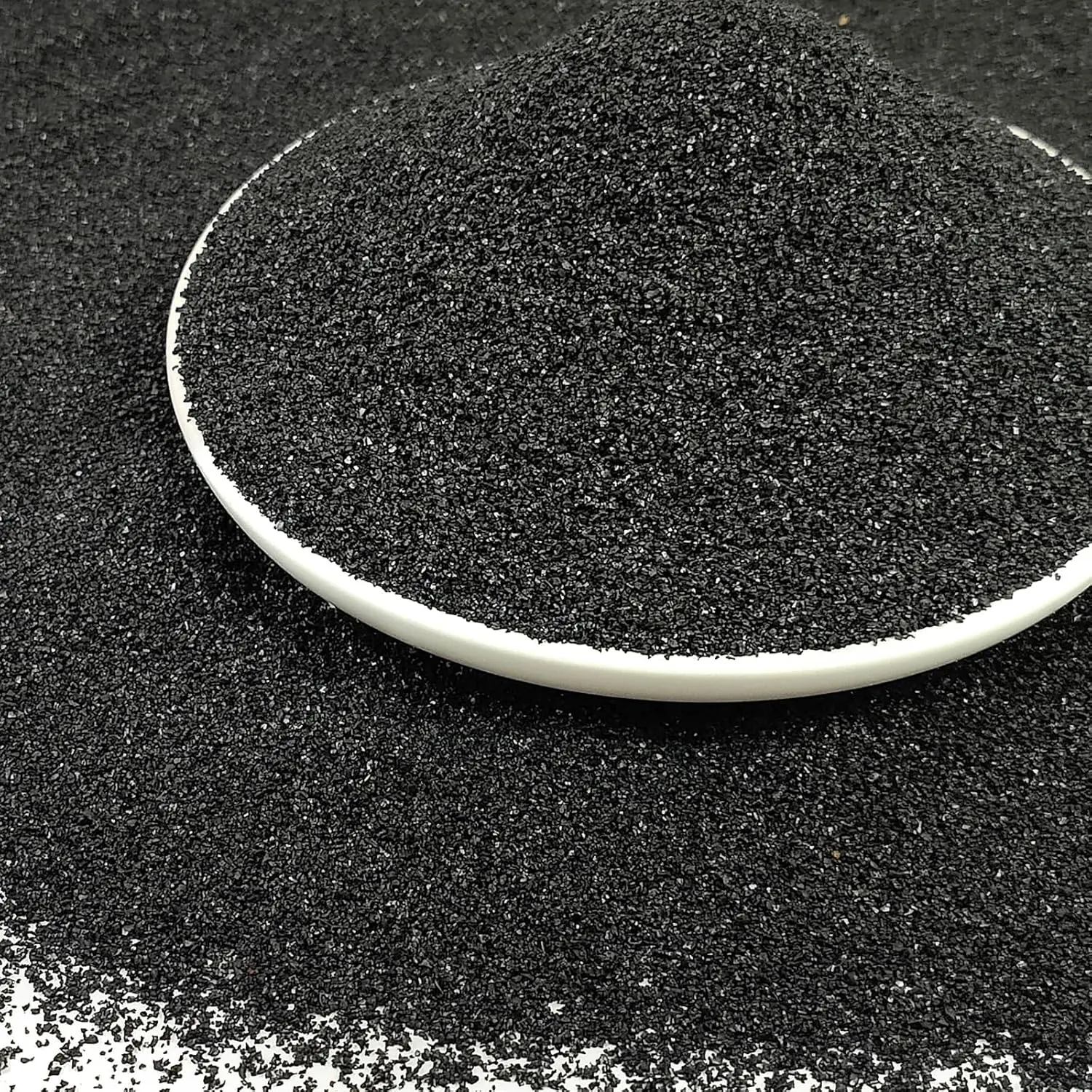 Aquarium Sand, 5lbs Black Fish Tank Sand, Aquarium Gravel Substrate for Aquascaping, Vivariums, Terrariums, Plants and Crafts