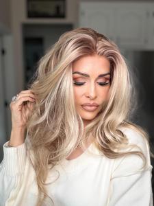 Carkira Megan 13x6 Lace Front Wigs Glueless Pre Plucked Ombre Blonde Highlight Brown Color Long Loose Body Wavy 20Inch Synthetic Fiber Natural Hairline for Women Girls platinum wear and go Brunette Layered heat resistant easy glam vigor