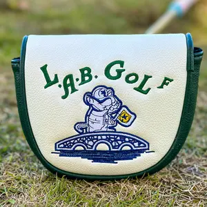 Mouse Crossing the Bridge Putter Golf Club Head Cover, Magnetic Closure, Scratch-Resistant PU Case, Fluffy Lining, Cute Cartoon Design, Golf Accessories