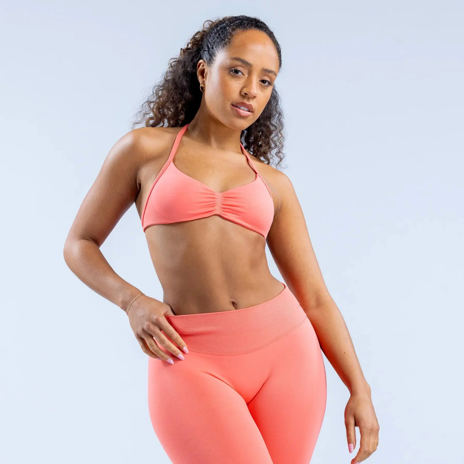DFYNE  Women Halter Strap Seamless Sports Bra, New European & American Style Quick Dry Fitness Bralette, Lightweight Padded Yoga Workout Bra for Gym Daily Outerwear