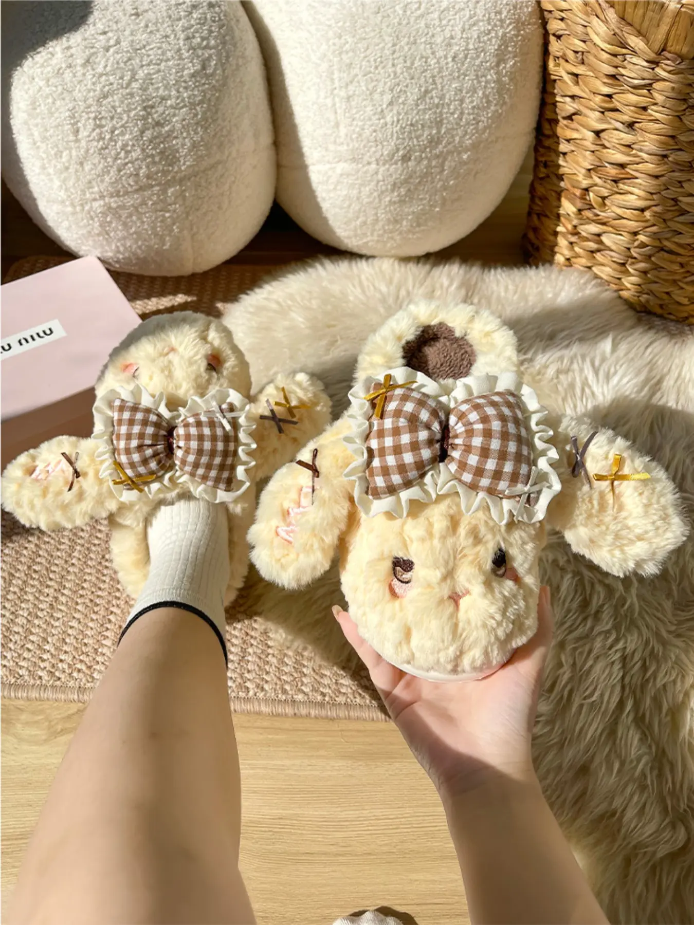 Women's Winter Cotton Slippers, Fashionable Soft Slippers, Cute Bow Design, Warm Indoor Shoes, Home Slippers, House Slippers, Comfortable Textile Material, Medium Width, Fall & Winter