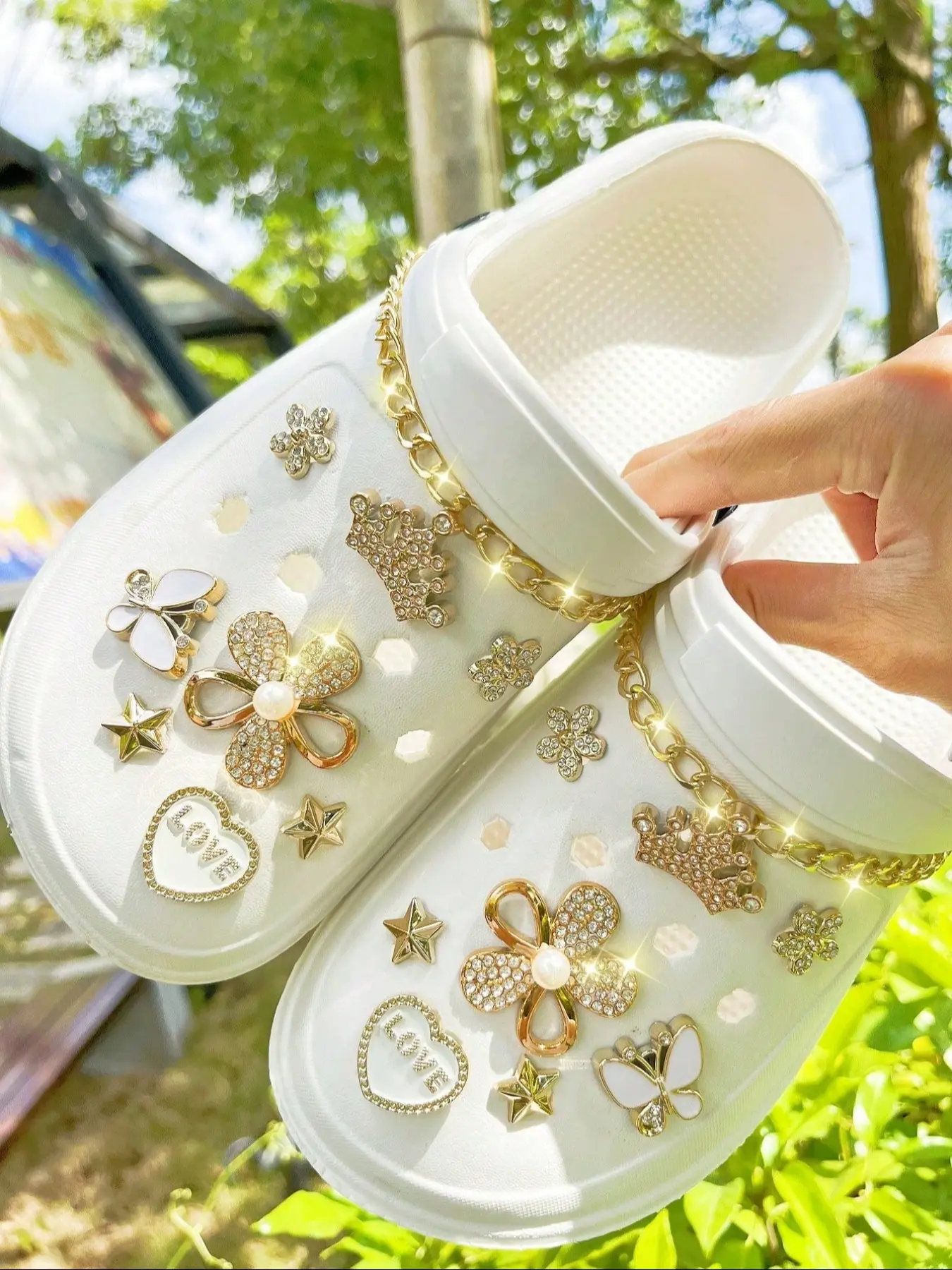 18 Piece Detachable Shoe Decor Accessories, Rhinestone Pearl Flower Chain, Butterfly Crown Heart Love Ornaments, Fashion DIY Shoe Clips, Rhinestone Shoes Charms, Bling Shoe Charms, Shoe Charm Set, Shoe Decoration