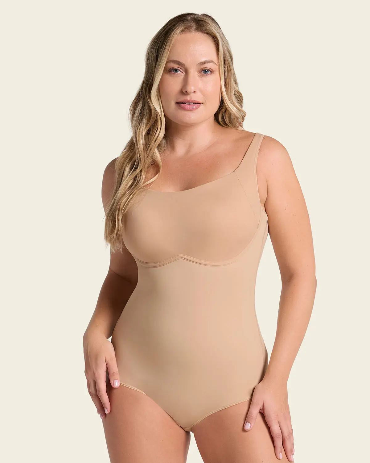 Leonisa Core Boldly Scoop Back Wireless Classic Sculpting Bodysuit - Comfortable Shapewear with Tummy Control Bottom Womenswear