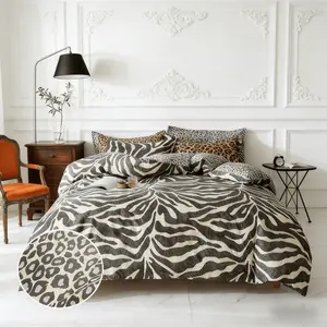 Polyester Quilt Cover Set, Zebra Pattern Design, Modern Simple Style, Suitable for All Seasons, Includes 1 Quilt Cover and 2 Pillowcases, Duvet Cover Set