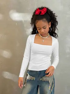 Girls' solid color knitted long sleeved base top, casual and comfortable, simple and versatile, can be worn inside or outside