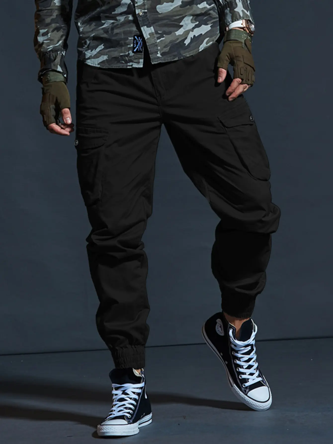 Men’s Multi-Pocket Jogger Cargo Pants – Durable Woven Fabric, Flap Button Side Pockets, Ribbed Cuffs, American Outdoor Techwear for Hiking, Commuting & Camping