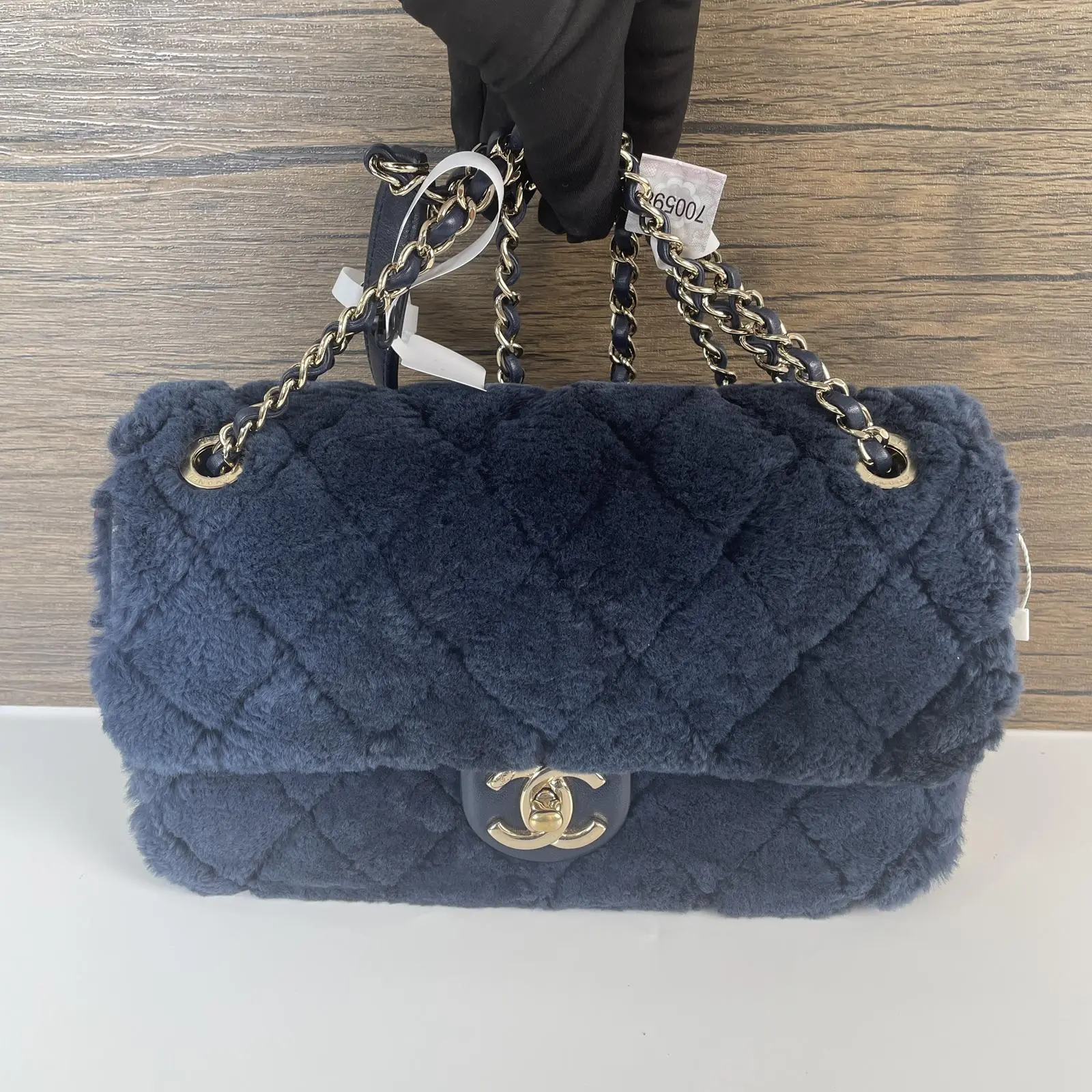 Pre-owned CHANEL thick fluffy navy blue genuine shearling teddy lambskin Shoulder Bags Navy Shearling Teddy Medium Classic Flap Bag++Bag charm++