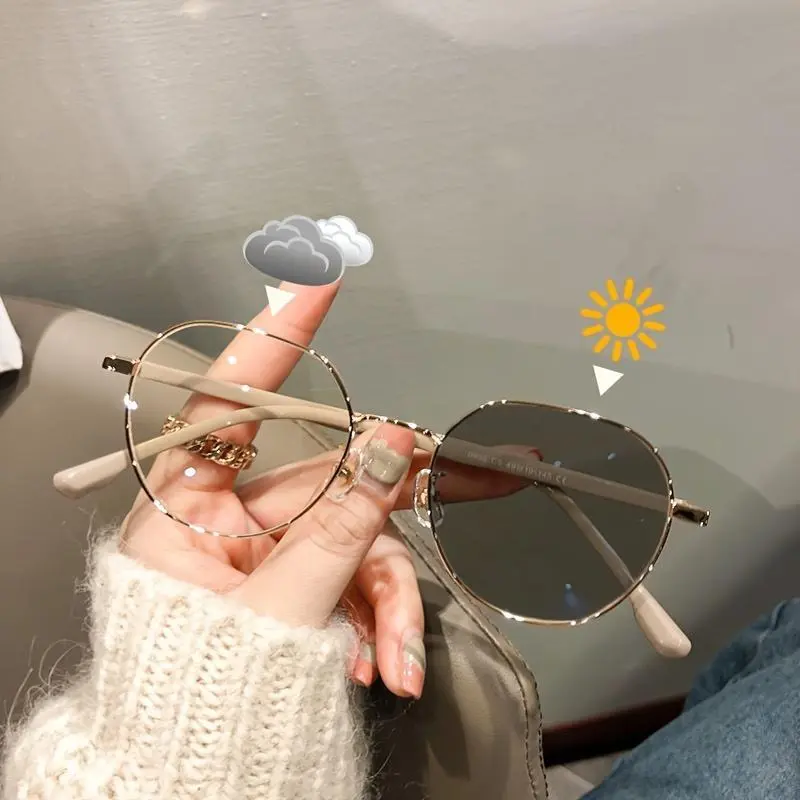 Women's Retro Cat-Eye Sports Eyewear - Metal Frame, Photochromic Light-Adjusting Lenses, Sleek Everyday Elegant Accessory