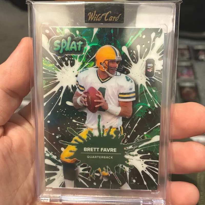 Heaven and Earth ヘブンアンドアース レディガード 色-オリーブ 2025 Wild Card Splat Brett Favre 4/8 *Color Match football card