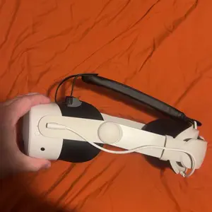 HURRA VR Rechargeable Battery Head Strap forMeta Quest 2/3/3S: Adjustable, Soft Foam, and Skin-Friendly PU. Extends Playtime and EnhancesComfort