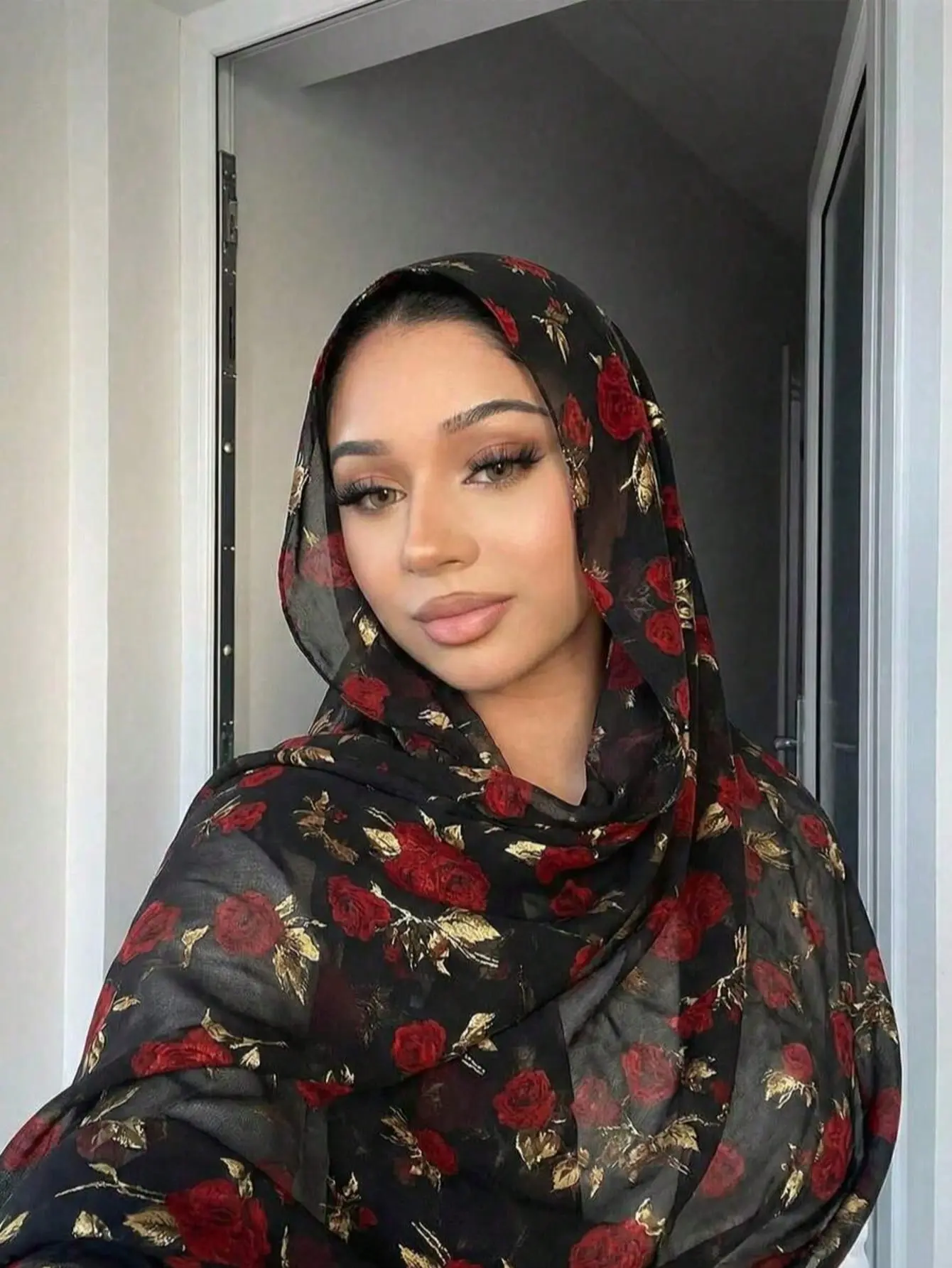Women’s Bohemian Rose Print Scarf - 1 Piece Female Closed-Front Headscarf, Casual All-Seasons Accessory for Abaya Pairing & Everyday Wear