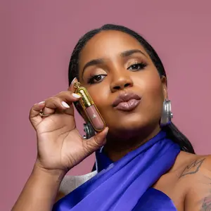 Gigi Lip Gloss - Silky and Radiant Lipstick for Evening Makeup - Glossy