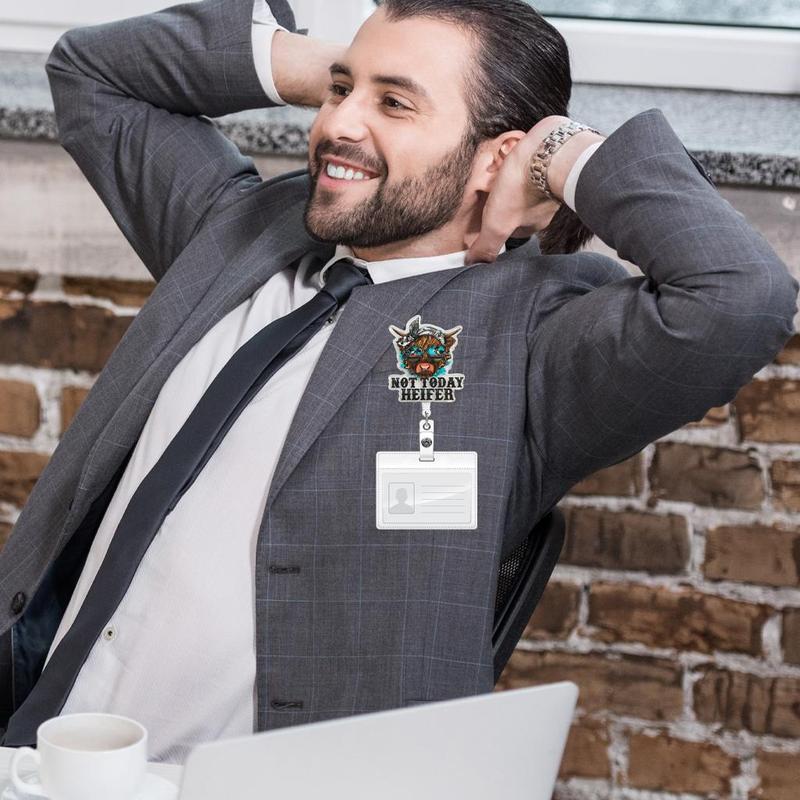 Cute Cow Design Badge Holder, Animal Shaped Badges, 1 Count Retractable Badge Clip, ID Card Holder for Student Office Staff Doctor Nurse