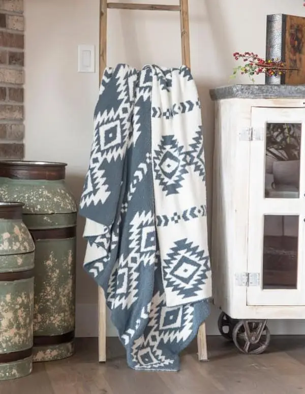 Cozy Stretchy Throw Blanket for Luxurious Comfort, 54"x68"