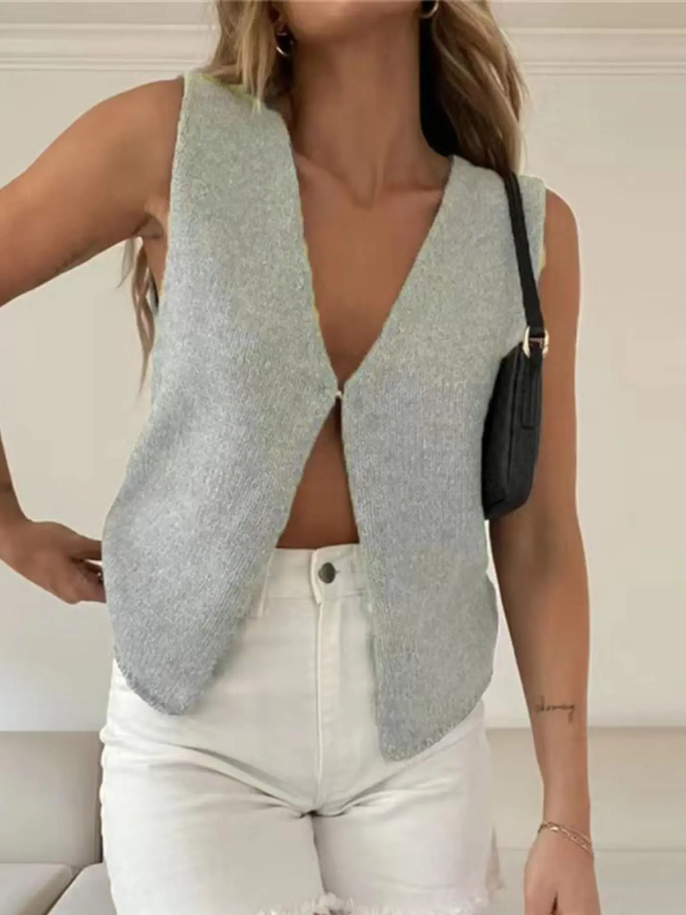 Women's Basic Plain Minimalist Hollow Out V Neck Crop Sweater Vest, Casual Sleeveless Knitwear for Daily Wear, Ladies Clothes for All Seasons, Knitted Vest Top