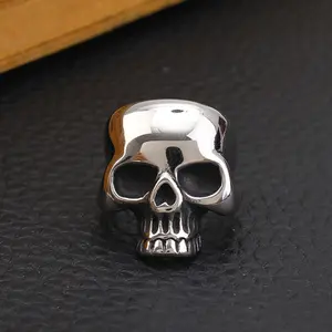 Classic European and American Retro Stainless Steel Men's Punk Cool Skull Head Domineering Ring