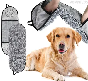 Super absorbent microfiber dog towel with handy hand pockets, perfect for medium and large dogs. Quick-drying and machine washable for easy care. Soft and practical, great for drying pets after baths, walks or outdoor activities.