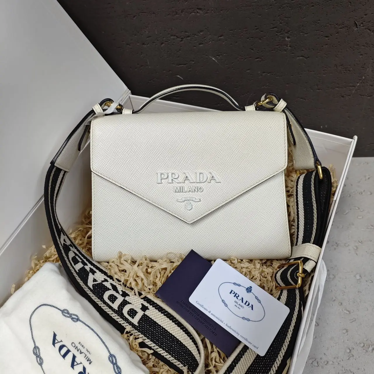 Pre-owned PRADA Leather Shoulder Bags 7.8'' R5719 Shoulder Bag C14308505197 0327 T1 Chloe