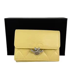 Pre-owned CHANEL Leather Small Leather Goods Compact CC Turn Lock Quilted Caviar Compact Wallet