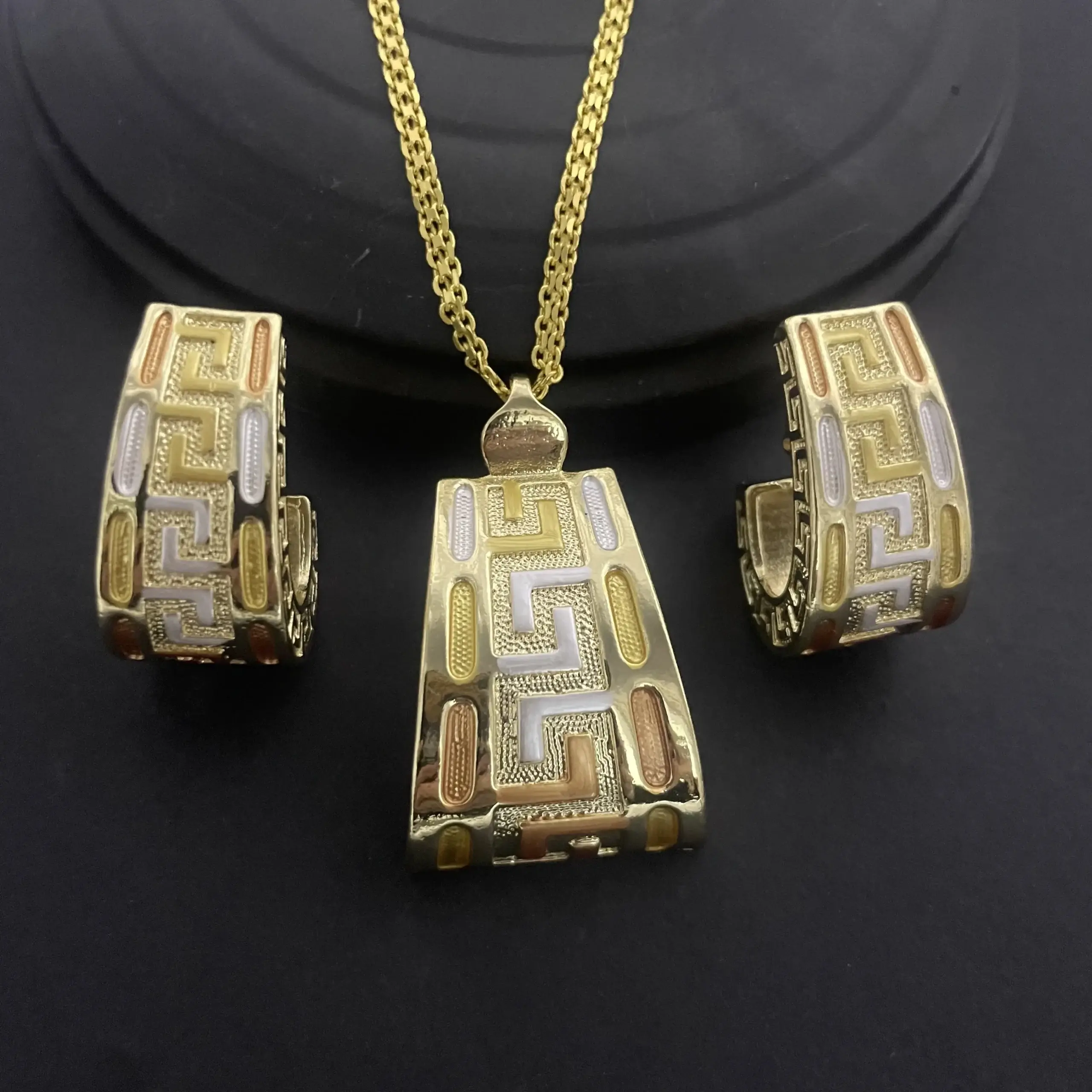Elegant Design Versatile Appeal Includes Necklace Earrings & Bracelet Perfect for Special Events
