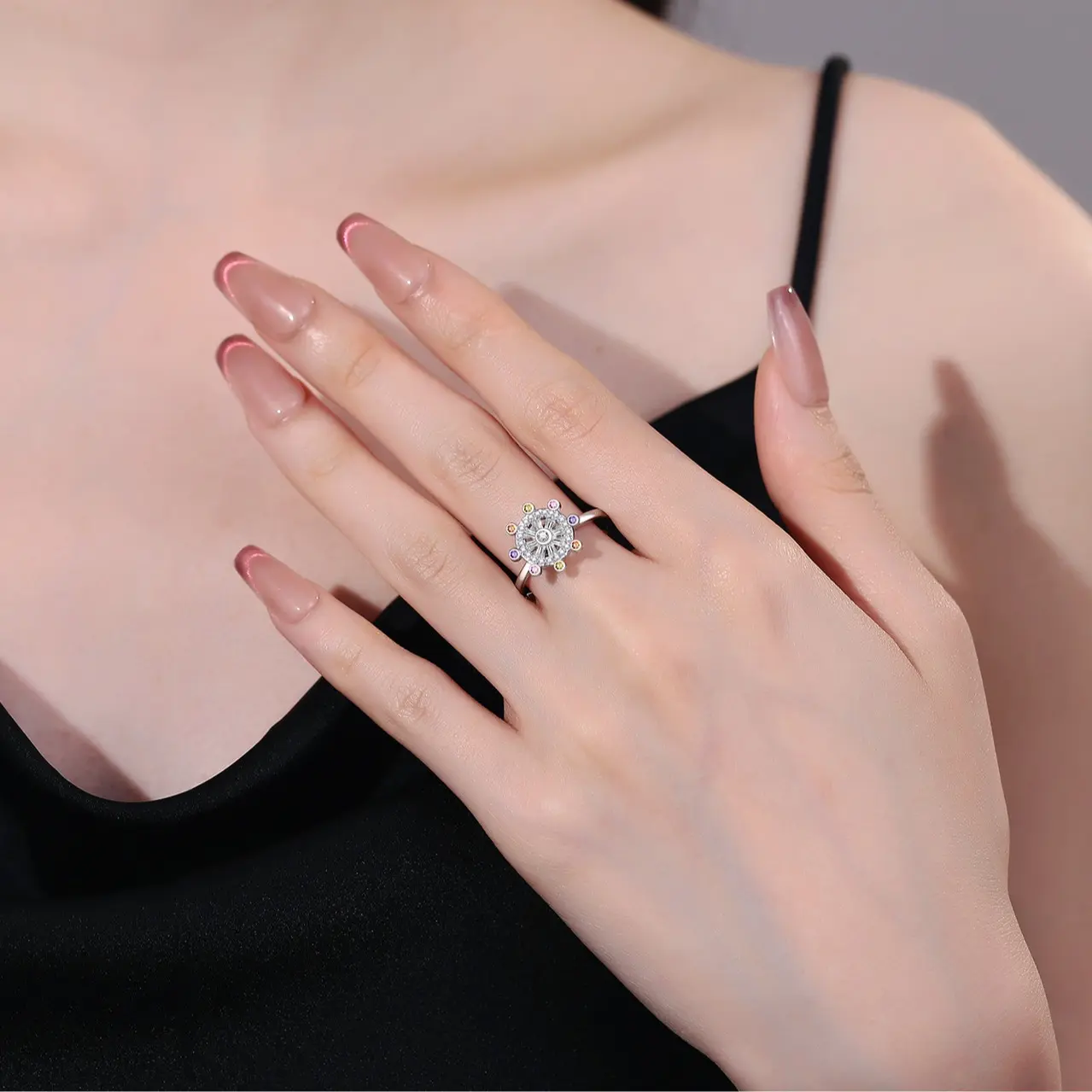 New Women’s Rotating Ring — Star Wheel Design, Year Blessing Motif, Sailor’s Helm Symbol; Anti-Anxiety Stress Relief