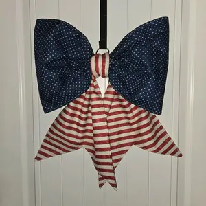 Reversible door bow