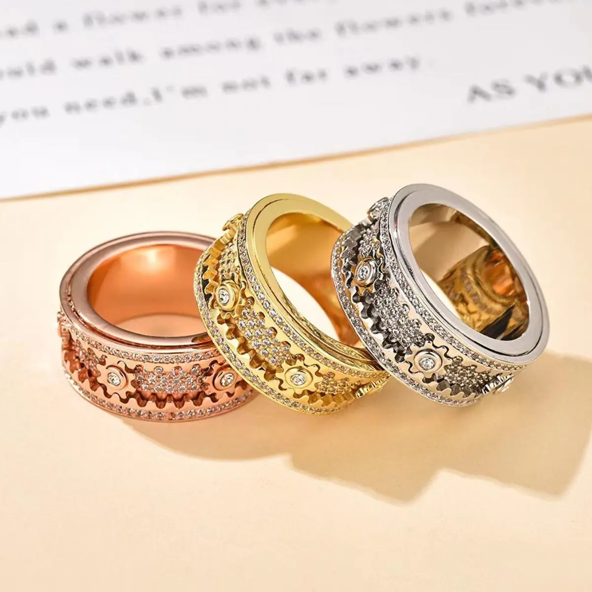 QUEENDO Adjustable Size 360-Degree Rotatable Geometric Gears Anxiety Ring - Fully Paved Sparkly Stone Rotating Center Fidget Band, Vintage Mechanical Fidget Relief Finger Jewelry, Gold Silver Rose Gold Every Day Party Gift Ring