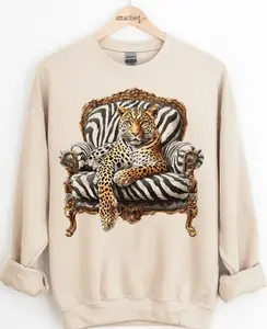 Classy Leopard Graphic Top, Trendy Animal Print Sweatshirt, Leopard Spotted Streetwear Crewneck,Aesthetic Cheetah Pattern Pullover,Mob Wife Aesthetic Jumper | Edgy Leopard Heart Graphic Shirt