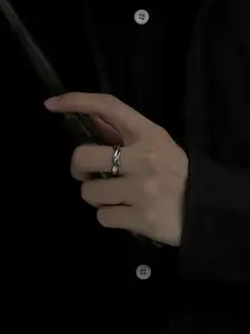 Minimalist Mobius Twist Ring Unisex Adjustable Infinite Silver Color Jewelry, Y2K Aesthetic Fashion Accessory for Men and Women